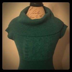 BEAUTIFUL COWL NECK SWEATER!!🍃💚